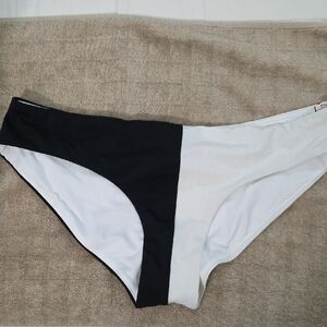 VICTORIA'S SECRET, Black and White Bikini Bottom🧿